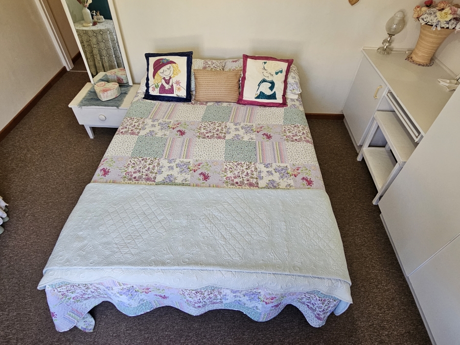 4 Bedroom Property for Sale in Wavecrest Eastern Cape